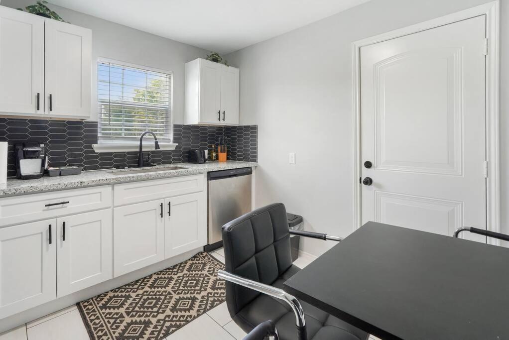 Cozy Two Bedroom Home Minutes From Downtown! Houston Exterior photo