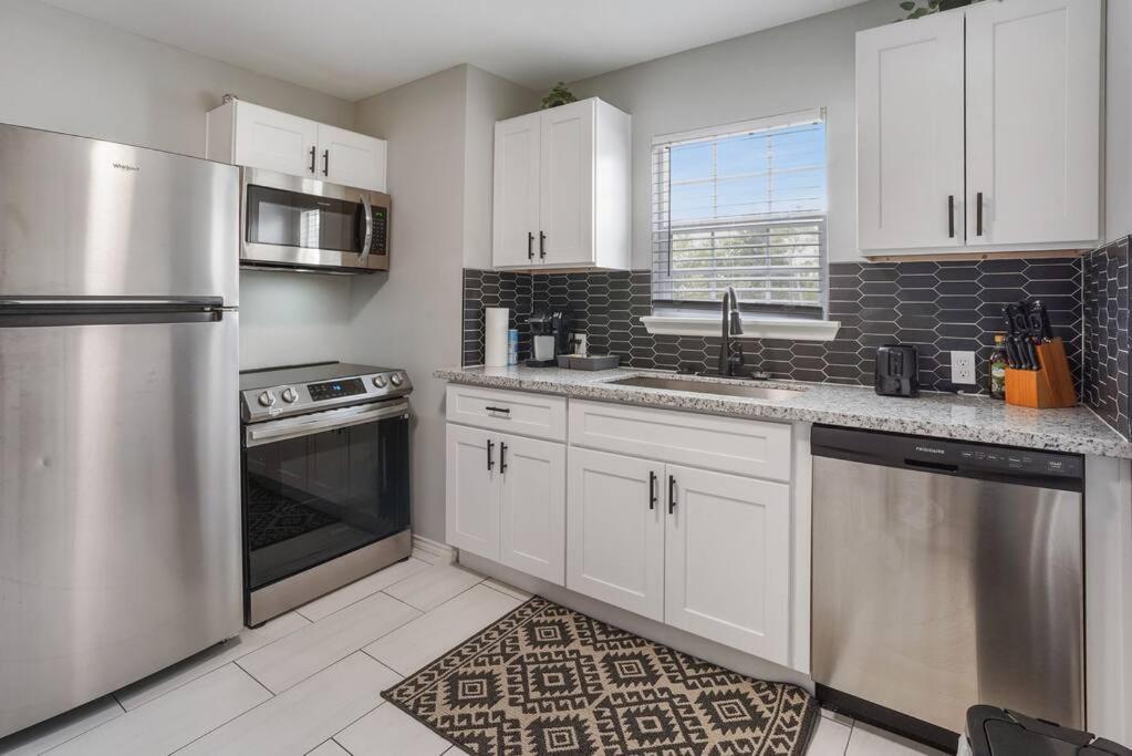 Cozy Two Bedroom Home Minutes From Downtown! Houston Exterior photo