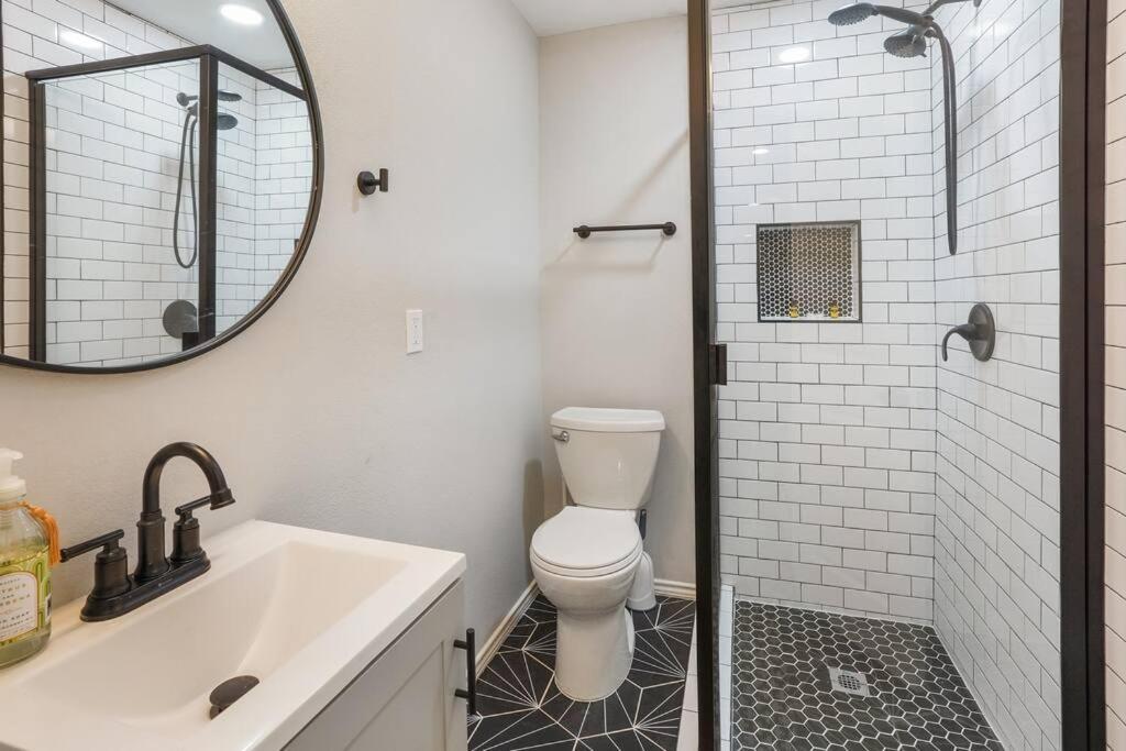 Cozy Two Bedroom Home Minutes From Downtown! Houston Exterior photo